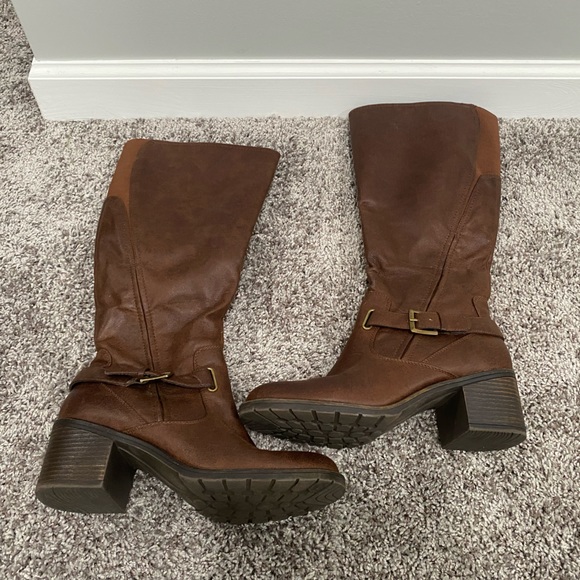 Baretraps Boots, size 8.5 Women. Zip up and elastic at top. - Picture 2 of 6
